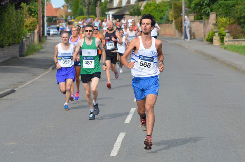 The opening mile, surrounded by baggy shorts!
