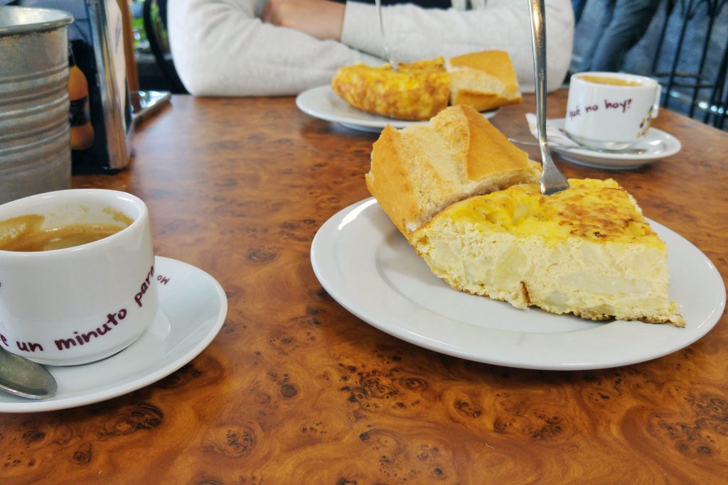 Tortilla de Patatas - a lunch in need of ketchup!