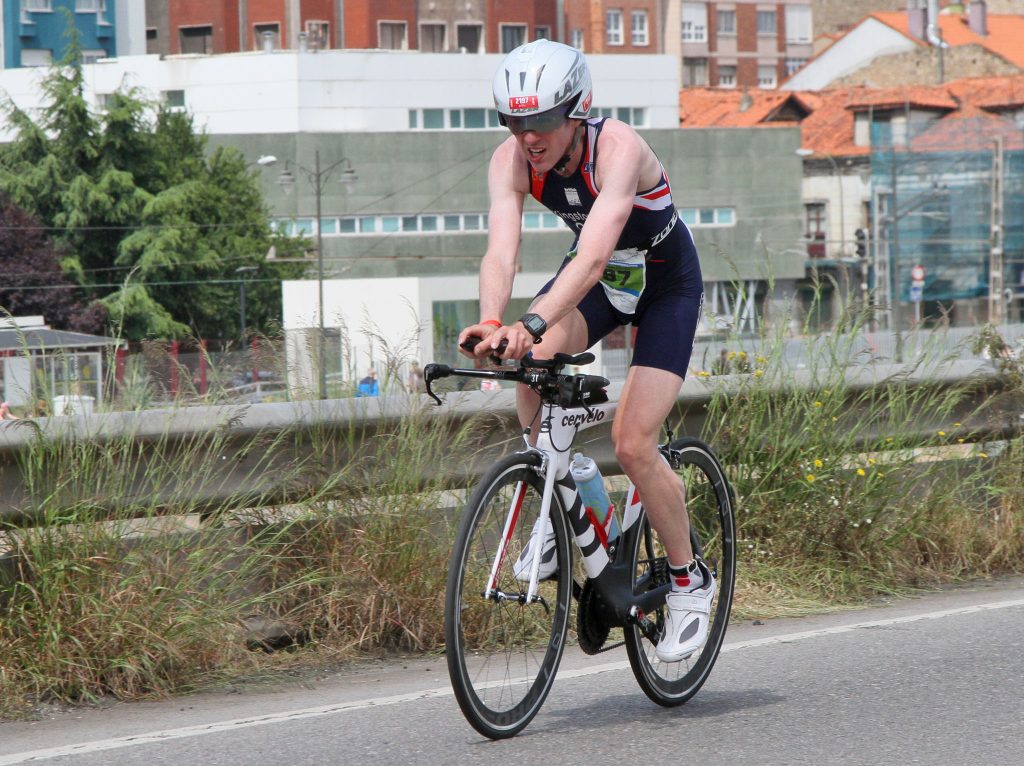 Assuming the 'stretch the arms and shoulders' position during the bike leg. Picture c/o  Pete Bracegirdle.