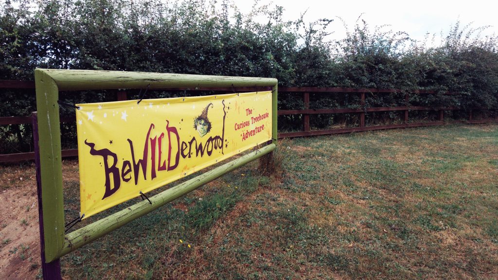 Morning run - Bewilderwood entrance. Norfolk Broads Caravan Club Site, Ludham, Wroxham, Thursday 4th August 2016.